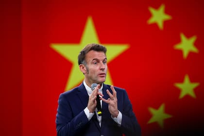 El presidente francés, Emmanuel Macron, habla en la Universidad de Sichuan, en la provincia de Sichuan, en el suroeste de China, el 5 de diciembre de 2025