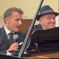 Macron se animó a cantar una reconocida canción durante una visita a Armenia