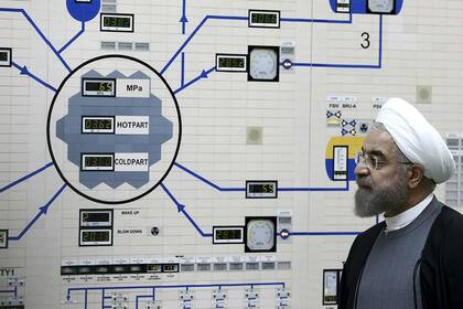 El presidente Hassan Rouhani visita en 2015 la central nuclear de Bushehr en las afueras de Bushehr, Irán.