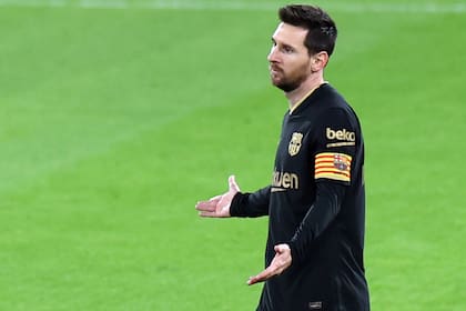 El presidente interino de Barcelona, Carles Tusquets, dijo que hubiera sido mejor dejar que Lionel Messi se fuera del club