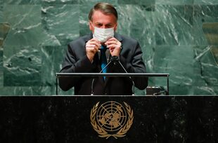El presidente Jair Bolsonaro en la Asamblea General de Naciones Unidas, en Nueva York. (Eduardo Munoz/Pool Photo via AP)