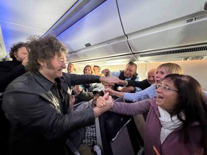 El presidente Javier Milei, al regresar al país tras su gira por Israel, Italia y el Vaticano