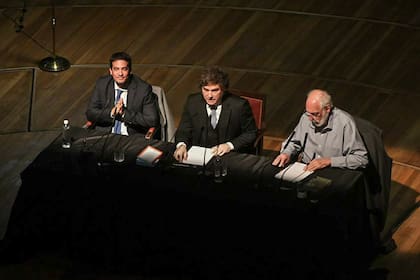 El presidente Javier Milei durante la charla sobre “Keynes y la Teoría General”, en el Palacio Libertad