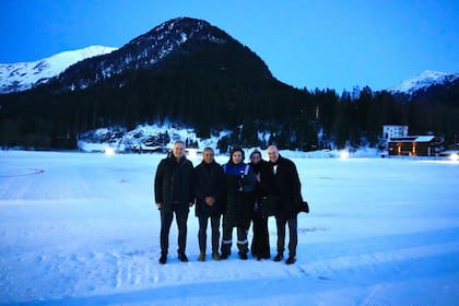 El presidente Javier Milei en Davos, Suiza, en el marco de su participación en el Foro Económico Mundial de Davos
El mandatario viajó acompañado por la secretaria general de la Presidencia, Karina Milei; el canciller, Pablo Quirno; y los ministros de Economía, Luis Caputo, y de Desregulación y Transformación del Estado, Federico Sturzenegger.