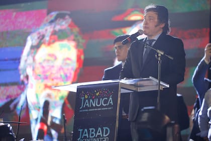 El presidente Javier Milei en la Plaza República  del Uruguay, de Buenos Aires, para el festejo de Jánuca de la comunidad judía


