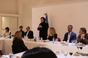 Entre empanadas y la avant premiere de Francella, Milei “motivó” a un grupo de diputados para defender sus vetos