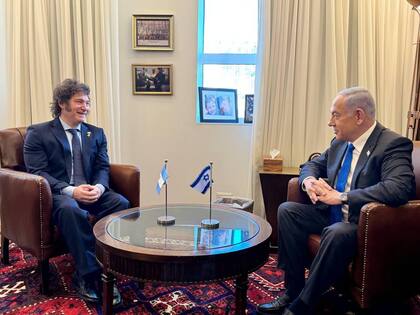 El presidente Javier Milei junto a su par israelí, Benjamin Netanyahu