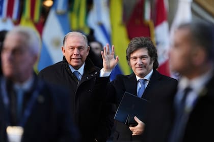 El presidente Javier Milei junto al exministro de Relaciones Exteriores, Gerardo Werthein