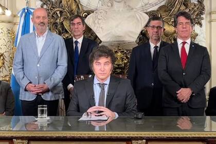 El presidente Javier Milei le sacó al INYM la potestad para regular precios