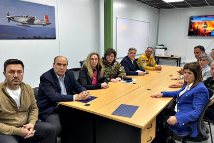 El presidente Javier Milei llegó a Córdoba junto a funcionarios nacionales para interiorizarse sobre los incendios