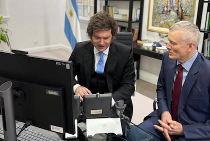El presidente Javier Milei mantuvo una llamada telefónica, el 1° de mayo pasado, con el primer ministro de Canadá, Mark Carney