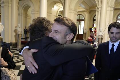 El presidente Javier Milei recibió este domingo a Emannuel Macron en la Casa Rosada