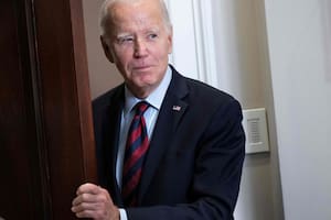 Biden da un sorpresivo giro y acude a una medida que siempre le criticó a Trump