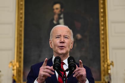 El presidente Joe Biden, al hablar en la Casa Blanca sobre la ayuda para aliados de Estados Unidos. (Jim WATSON / AFP)