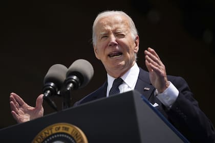 El presidente Joe Biden, en su discurso por los 80 años del desembarco en Normandía, en Francia. (AP/Daniel Cole, Pool)