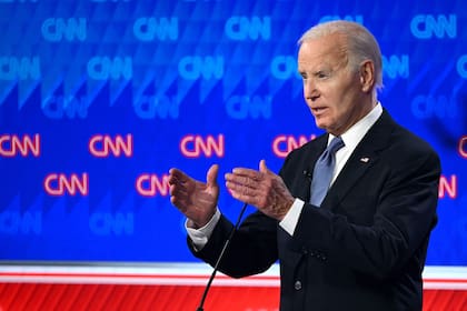 El presidente Joe Biden habla durante el debate presidencial organizado por la CNN en el que se enfrentó al expresidente Donald Trump, el jueves 27 de junio 2024