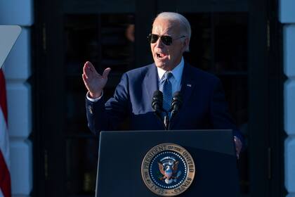 El presidente Joe Biden habla durante la celebración del 30º aniversario de la Ley contra la Violencia contra la Mujer en el jardín sur de la Casa Blanca, el jueves 12 de septiembre de 2024, en Washington. (AP/José Luis Magana)