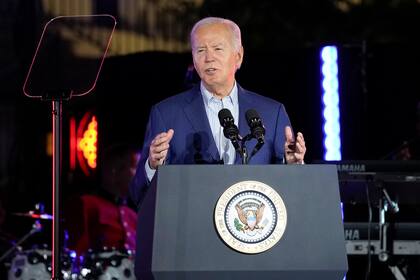El presidente Joe Biden habla durante un concierto para conmemorar el fin de la esclavitud, en el Jardín Sur de la Casa Blanca en Washington, el lunes 10 de junio de 2024. (AP Foto/Susan Walsh)