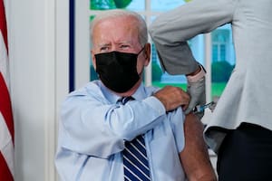 Joe Biden recibió su tercera dosis de la vacuna Pfizer contra el coronavirus