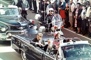 Un testigo clave del asesinato de John F. Kennedy pone en duda la principal teoría sobre el magnicidio