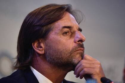 El presidente Luis Lacalle Pou, en Buenos Aires. (AP Photo/Gustavo Garello)