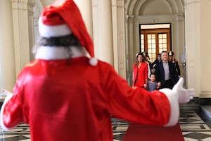 Dos Papá Noel y un "gallina", las perlitas del discurso de Macri por Navidad