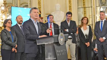 El presidente, Mauricio Macri, en el Salón Blanco de la Casa Rosada