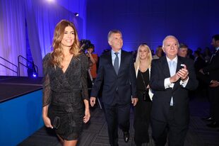 El presidente Mauricio Macri junto a su esposa Juliana Awada, Dolores Mitre y Norberto Frigerio