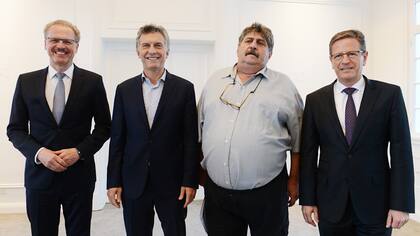 El presidente Mauricio Macri recibió hoy al máximo responsable mundial de la División Vans de Mercedes Benz, Volker Mornhinweg