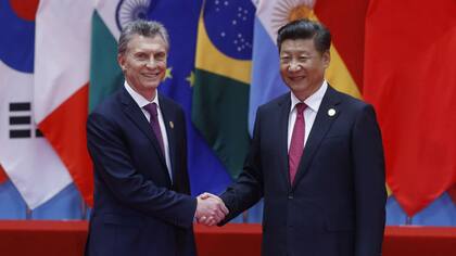 El presidente, Mauricio Macri, saluda a su par chino, Xi Jinping