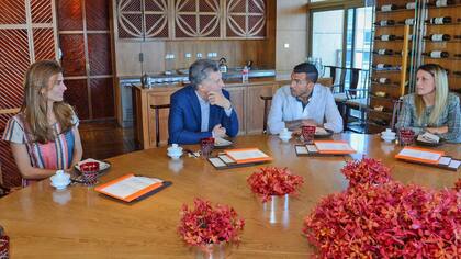 Awada, Macri, Tevez y Vanesa Mansilla se reunieron en el hotel donde se alojaron el Presidente y la primera dama