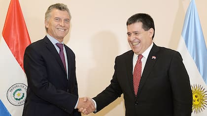 Macri firmó con Cartes el fin de la disputa por Yacyretá