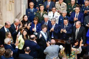 El presidente Milei en el Congreso de La Nación, junto a su gabinete y ministros de la Corte