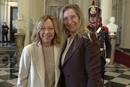 El Presidente Milei recibe a Giorgia Meloni en Casa Rosada junto a Karina Milei