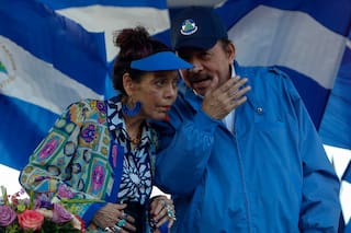 Ortega, frente al espejo de Maduro