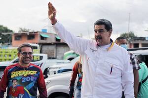 Maduro aceptó ser garante del diálogo entre Petro y la guerrilla colombiana del ELN