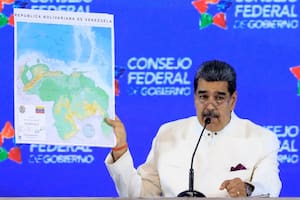 Maduro creó una zona militar especial e incorporó a los mapas un territorio de Guyana, que denunció una "amenaza directa"