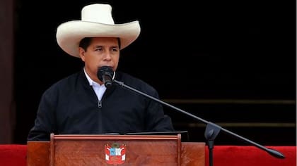 El presidente peruano, Pedro Castillo, anunció las medidas poco antes de la medianoche del martes 5 de abril