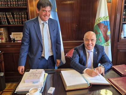 El presidente provisional del Senado, Bartolomé Abdala, publicó esta foto para dejar constancia que quedó a cargo del Ejecutivo por los viajes de Milei y Villarruel