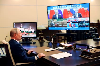 El presidente ruso Vladimir Putin, durante una conferencia virtual con su par chino Xi Jinping en 2021
