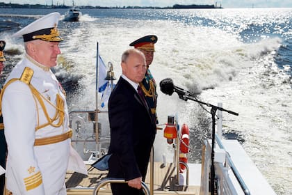 Putin intenta mantenerse a flote con un éxito científico en un año complicado 