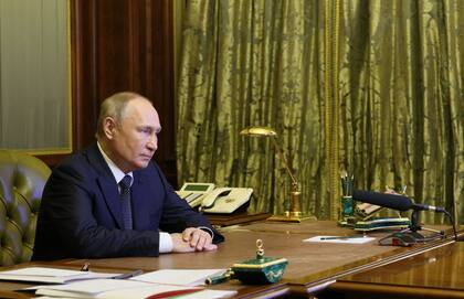 El presidente ruso Vladimir Putin preside una reunión del Consejo de Seguridad a través de una videoconferencia en San Petersburgo el 10 de octubre de 2022.