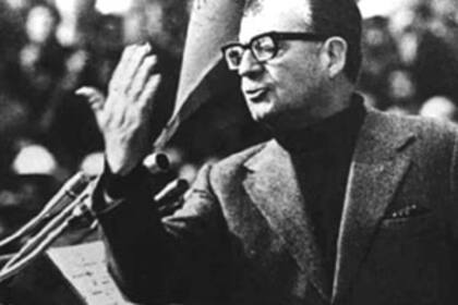El presidente Salvador Allende le habla a su pueblo