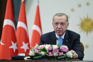 Erdogan reaparece pare despejar rumores, pero crece la incertidumbre electoral en Turquía