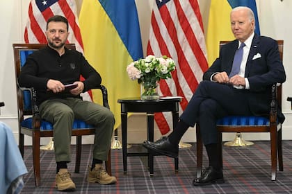 El presidente ucraniano Volodimir Zelensky y su par norteamericano, Joe Biden.