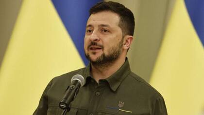 El presidente ucraniano, Volodymyr Zelensky, dijo que el Ministerio de Defensa "requiere nuevos enfoques"