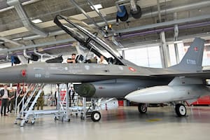 Alivio para el gobierno de Zelensky: Holanda y Dinamarca anuncian la entrega de cazas F-16 a Ucrania