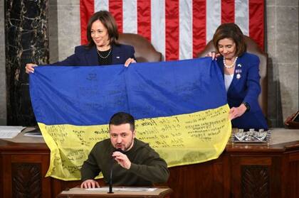 El presidente ucraniano Zelensky ha tomado medidas para reducir la influencia que los oligarcas tienen sobre la política ucraniana.