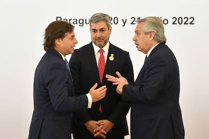 El presidente uruguayo Luis Lacalle Pou, el argentino Alberto Fernández y el paraguayo Mario Abdo Benítez durante la Cumbre del Mercosur. Los organismos regionales no han sido aprovechados como se esperaba para promover la cooperación y el comercio