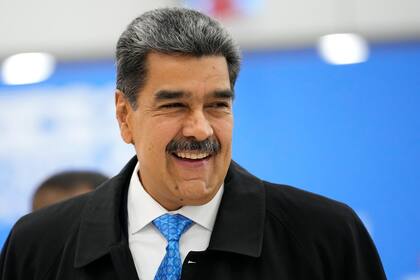 El presidente venezolano, Nicolás Maduro, sonríe a su llegada a la cumbre de los BRICS, el jueves 24 de octubre de 2024, en Kazán, Rusia. (AP Foto/Alexander Zemlianichenko, foto compartida)